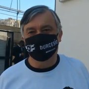 Candidato a presidente, Durcesio Mello vota em eleição no Botafogo