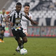 Comentarista critica Kalou no Botafogo: &#8216;Parece que nem sabe onde está&#8217;