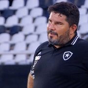 Eduardo Barroca é criticado após derrota do Botafogo para o Atlético-GO em casa: &#8216;Pior técnico da Série A&#8217;