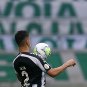 Kevin é denunciado no STJD por trocar camisa, e Botafogo paga multa