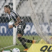 Rafael Navarro supera Kalou e entra de vez no plano de reconstrução do Botafogo