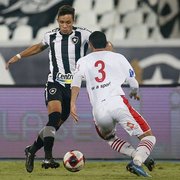 Técnico do Botafogo explica por que não usou Cesinha e elogia Davi Araújo: ‘Participou bem e cumpriu sua função’