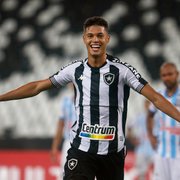 Sousa ‘rouba’ gol de Kanu em vitória do Botafogo: ‘Depois pago um jantar a ele’