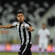 Botafogo acerta compra de Vitinho por R$ 250 mil, e atacante assina por quatro temporadas