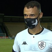 Gilvan reclama de gol não validado do Botafogo, mas ressalta: ‘Culpa não foi só do juiz’