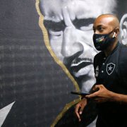 Com fadiga muscular, Chay desfalca Botafogo contra Operário