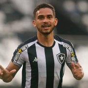 Marco Antônio pensa em título, mas foca no acesso e projeta futuro no Botafogo: ‘Lógico que quero ficar’