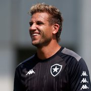 Site: Botafogo ainda não iniciou conversas com Rafael Moura sobre renovação