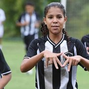 Giovanna narra golaço pelo sub-12 masculino do Botafogo e se inspira em Messi; veja vídeo