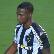 Em processo de reequilíbrio muscular, Jonathan Silva desfalca o Botafogo contra o Brusque