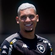 É mais negócio para Rafael Navarro renovar com o Botafogo