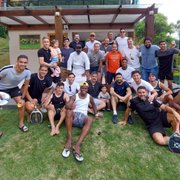 Jogadores do Botafogo confraternizam e celebram acesso em dia de folga do elenco