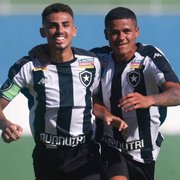 Juninho, do Botafogo, comemora os três gols contra o Vasco no sub-20: &#8216;Em uma final é muito mais especial&#8217;
