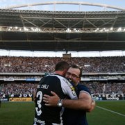Enderson admite jogo tenso, exalta torcida do Botafogo e celebra acesso: ‘Fizemos um gigante do futebol brasileiro retornar’