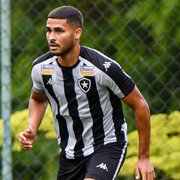 Sub-20: Botafogo renova contrato de Daniel Fagundes; Vitinho e mais dois retornam aos clubes de origem