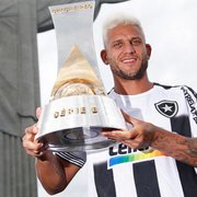 Rafael Moura quer continuar no Botafogo em 2022: 'Gostaria muito. Estou bem melhor do que quando cheguei'