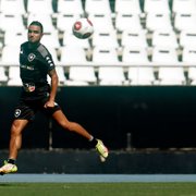 Rafael se diz pronto para fazer função de Daniel Borges no Botafogo: ‘Joguei na Inglaterra e sei bem como é’
