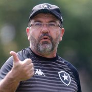 Enderson Moreira: 'Você não constrói uma equipe em cima de nada. Botafogo está pagando um pouco o preço por isso'