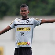 Na França, ex-Botafogo Cidinho testa positivo e perde velório do pai no Brasil