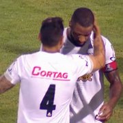 Especulado no Botafogo, Dedé comete pênalti e deixa campo com dores na coxa no jogo de estreia pela Ponte Preta