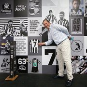 FOTOS: Investidor do Botafogo, John Textor conhece Estádio Nilton Santos