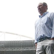 Canal: John Textor nega envolvimento em negociações atuais de reforços do Botafogo e diz que primeiras decisões serão do Comitê de Transição