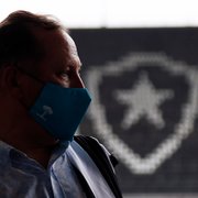 Burocracia: contrato de mútuo entre Botafogo e Textor para empréstimo de R$ 50 milhões prevê direitos de jogadores como garantia