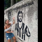 Paulinho Criciúma se emociona com visita da filha a homenagem no Muro dos Ídolos: ‘Lágrimas naturais! Obrigado, Botafogo!’