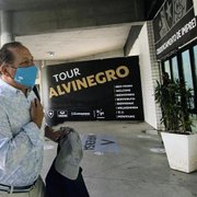 John Textor chega ao Estádio Nilton Santos para dia de reuniões sobre a SAF do Botafogo