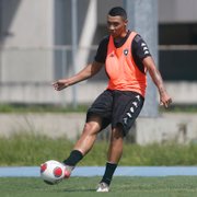 Ewerton Porto celebra voltar a ser relacionado no Botafogo: ‘Estar presente nos jogos é importante’