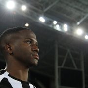 Jonathan Silva, com boa negociação, pode ficar no Botafogo