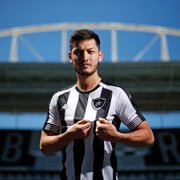 Botafogo estreia com 'uniforme retrô' enquanto busca marca de ponta