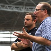 John Textor garante que Botafogo contratará meio-campista 'de impacto' e responde sobre De La Cruz