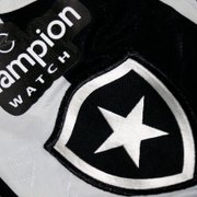 FOTOS: Veja como fica a marca ‘Champion Watch’ na camisa do Botafogo