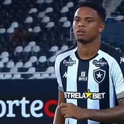 Lucas Mezenga é afastado dos treinos do Botafogo para tratamento de trombose venosa