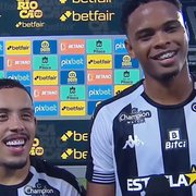 Garotos da base, Rikelmi e Lucas Mezenga marcam pela primeira vez pelo Botafogo e celebram noite especial