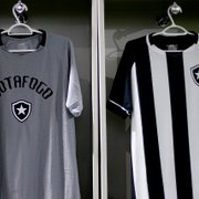 FOTOS: Botafogo estreia novo uniforme provisório contra o Corinthians, com apenas um patrocinador estampado