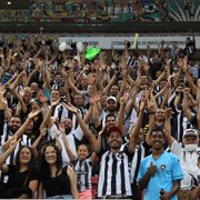 Vice assiste a jogo com torcida e exalta públicos do Botafogo: &#8216;Resultado de reestruturação bem feita e de nova fase forte e promissora&#8217;