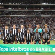 Pedrinho vê rápido avanço no Botafogo com Luís Castro: &#8216;Já elevou nível de intensidade e de pressão na bola&#8217;