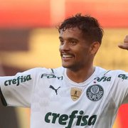 Botafogo e Flamengo monitoram Gustavo Scarpa; meia avisa que quer sair do Palmeiras no fim do ano, diz site