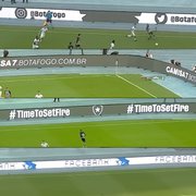 Botafogo expõe ações do clube em placas de publicidade no campo e é o único da Série A sem contrato em vigor