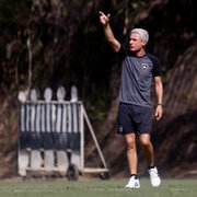 Além da vitória: diante do Coritiba, Luís Castro busca encontrar meio-campo ideal do Botafogo