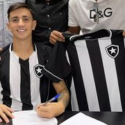 Após assinar primeiro contrato profissional com Botafogo, atacante de 16 anos viaja nesta sexta para testes no Porto