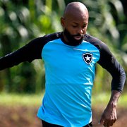 Escalação do Botafogo: Chay deve ser titular contra o Coritiba, e há dúvidas no meio e ataque