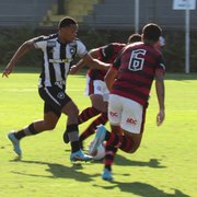 Árbitro inventa pênalti, e Botafogo cede empate para o Flamengo pelo Campeonato Carioca Sub-20