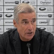 Luís Castro lamenta ausências de Sauer e Vinícius Lopes e deseja parar com rotação no Botafogo: ‘Ideal é ter um 11 base’