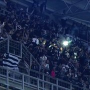 América-MG e Botafogo são multados pelo STJD por conta de bombas e sinalizadores na torcida alvinegra na Arena Independência