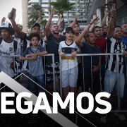VÍDEO: Botafogo chega a Brasília com o apoio da torcida e recebe sócios em hotel