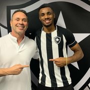 Atacante do time B, Jô vai renovar contrato com o Botafogo até abril de 2024