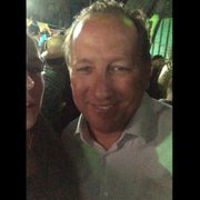 Rolê aleatório: investidor do futebol do Botafogo, John Textor vai à festa junina de Romário